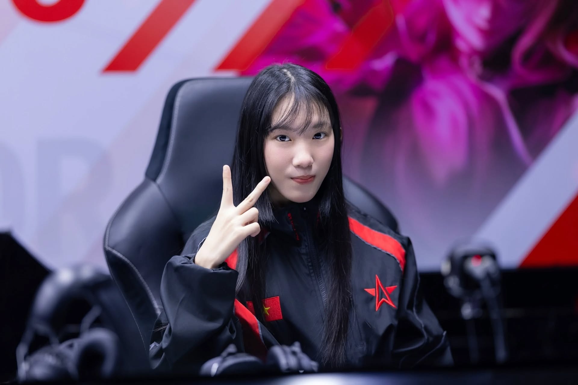 Hoa Tranh - nữ game thủ "chưa bỏ gối xuống th&igrave; đối thủ chỉ l&agrave; mầm non" hot nhất l&uacute;c n&agrave;y l&agrave; ai?- Ảnh 4.