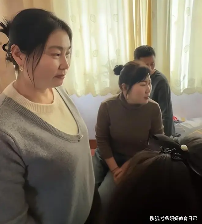 Sao có thể làm vậy trong phòng ngủ của một cô gái trẻ?- Ảnh 4. Sao có thể làm vậy trong phòng ngủ của một cô gái trẻ?- Ảnh 4.