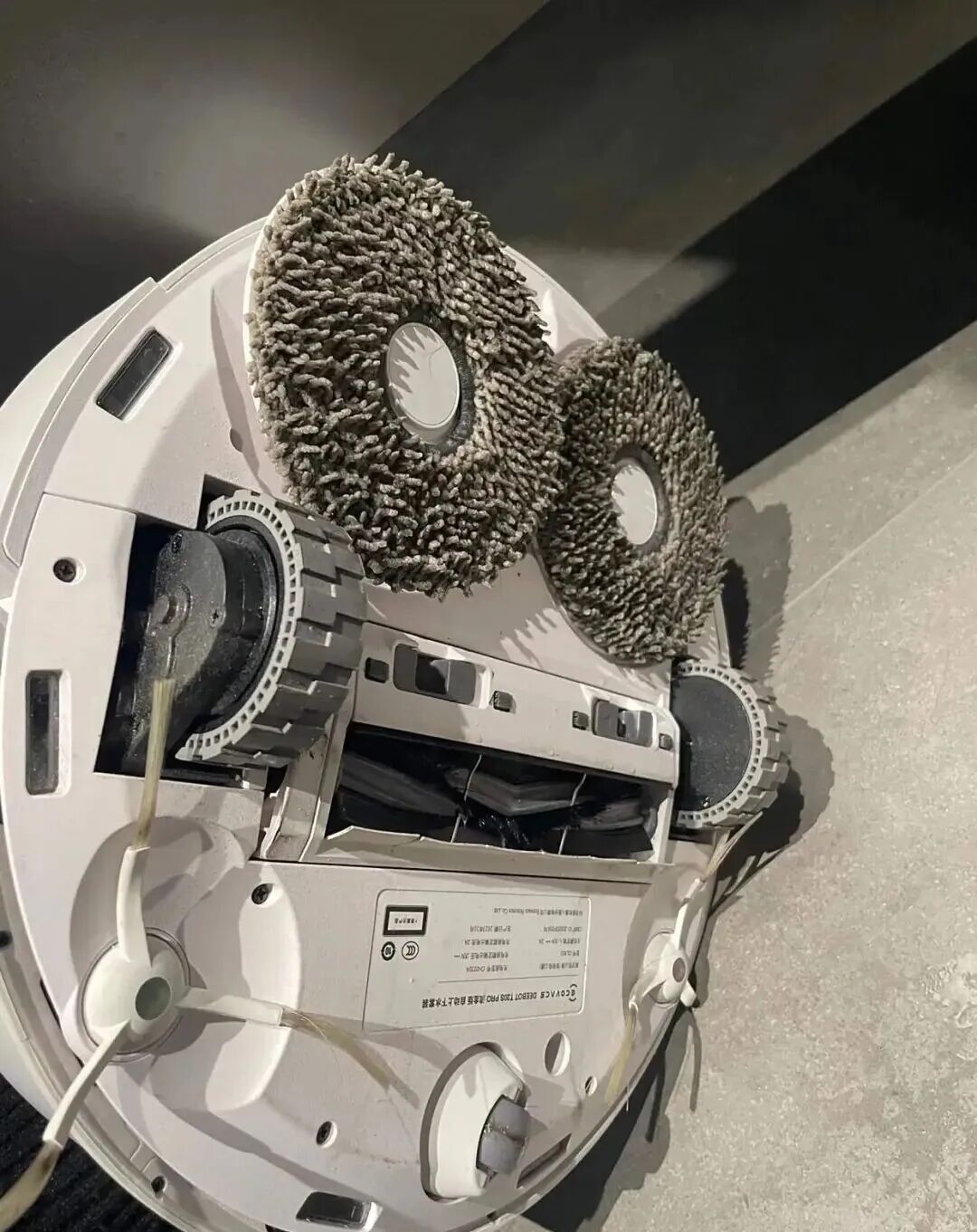 D&ugrave;ng robot h&uacute;t bụi 2 năm, t&ocirc;i quay lại c&acirc;y lau nh&agrave; v&agrave; thấy đời dễ chịu hơn hẳn- Ảnh 4.