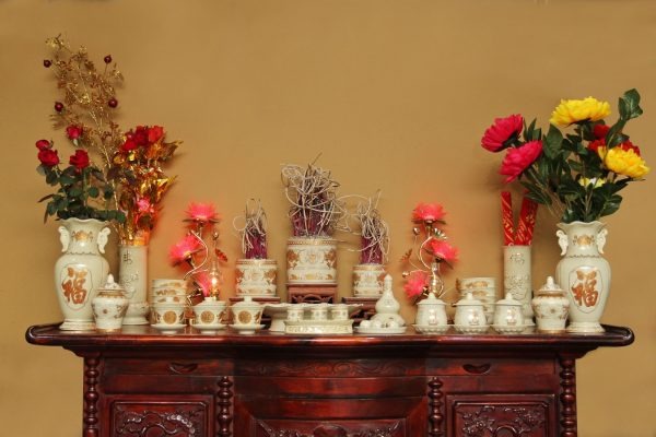 3 ki&ecirc;ng kị khi thắp hương cuối năm- Ảnh 2.