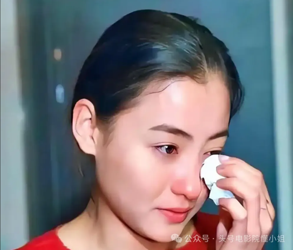 Trương B&aacute; Chi sống thế n&agrave;o m&agrave; bị 3 người quản l&yacute; quay lưng?- Ảnh 1.