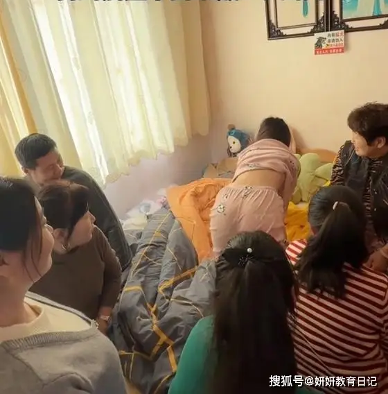 Sao có thể làm vậy trong phòng ngủ của một cô gái trẻ?- Ảnh 1. Sao có thể làm vậy trong phòng ngủ của một cô gái trẻ?- Ảnh 1.