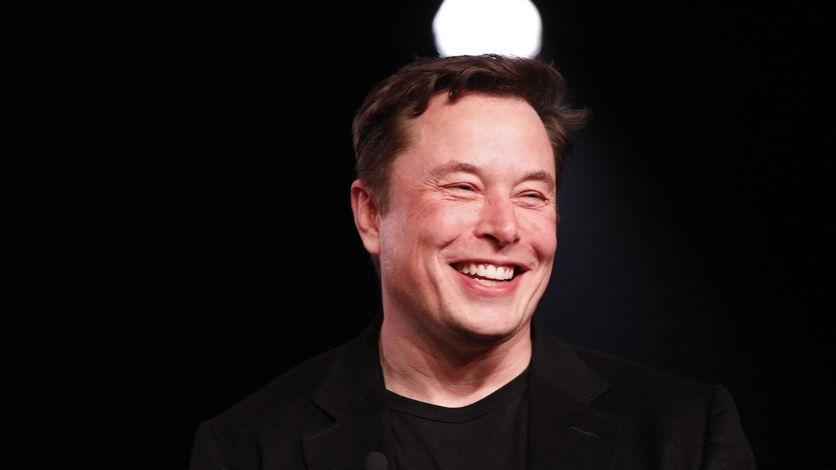 Kẻ bán giấc mơ vĩ đại Elon Musk: Kéo cổ phiếu Tesla lên đỉnh sau khi lao dốc 36% chỉ sau một tuyên bố, bản thân bỏ túi thêm hơn 200 tỷ USD- Ảnh 1.