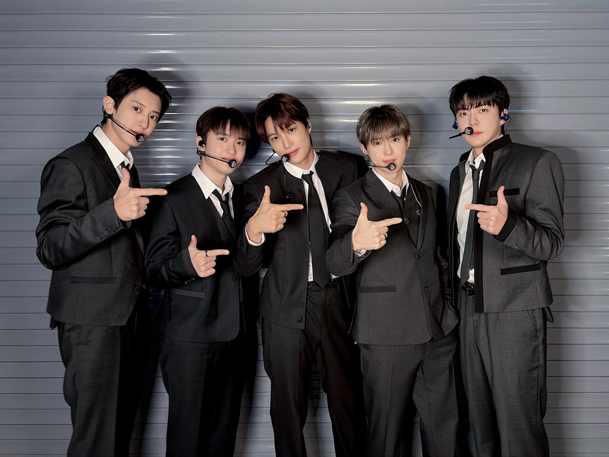 Khoảnh khắc được v&iacute; như "nước mắt của thời đại", hiện thực khốc liệt về sự hết thời của 2 đỉnh lưu ch&acirc;u &Aacute;- Ảnh 3.