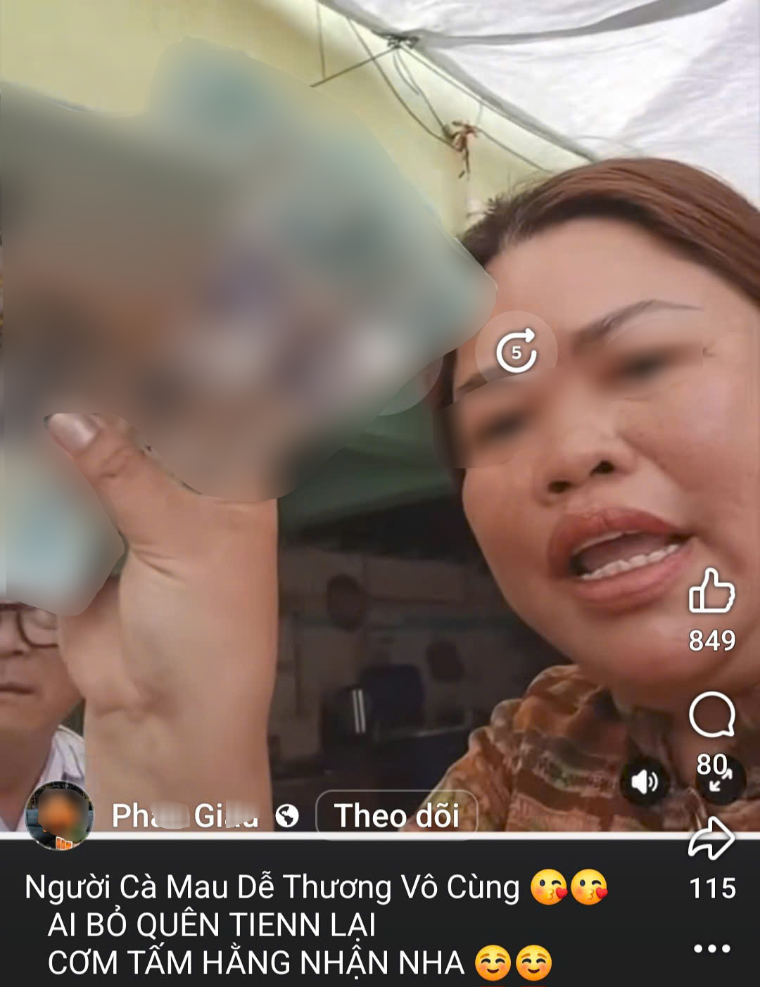 Chủ quán cơm ở Cà Mau với hành động gây "bão" mạng xã hội- Ảnh 1. Chủ quán cơm ở Cà Mau với hành động gây "bão" mạng xã hội- Ảnh 1.