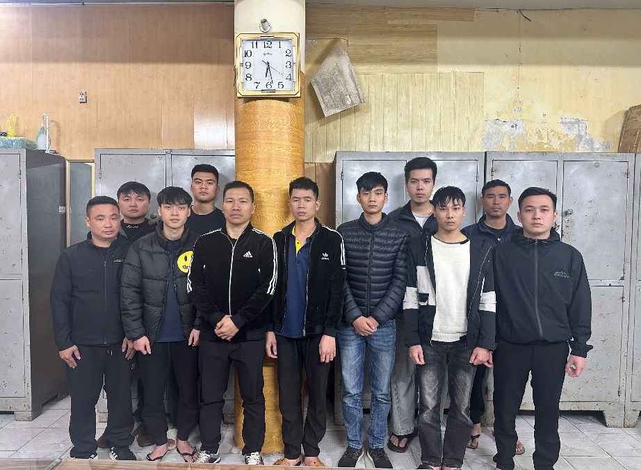 Sự thật đằng sau những giao dịch chuyển khoản, nạp rút số tiền lớn, nội dung chỉ toàn các ký tự “V…”, “Z…”, “E… J…”,...- Ảnh 1.