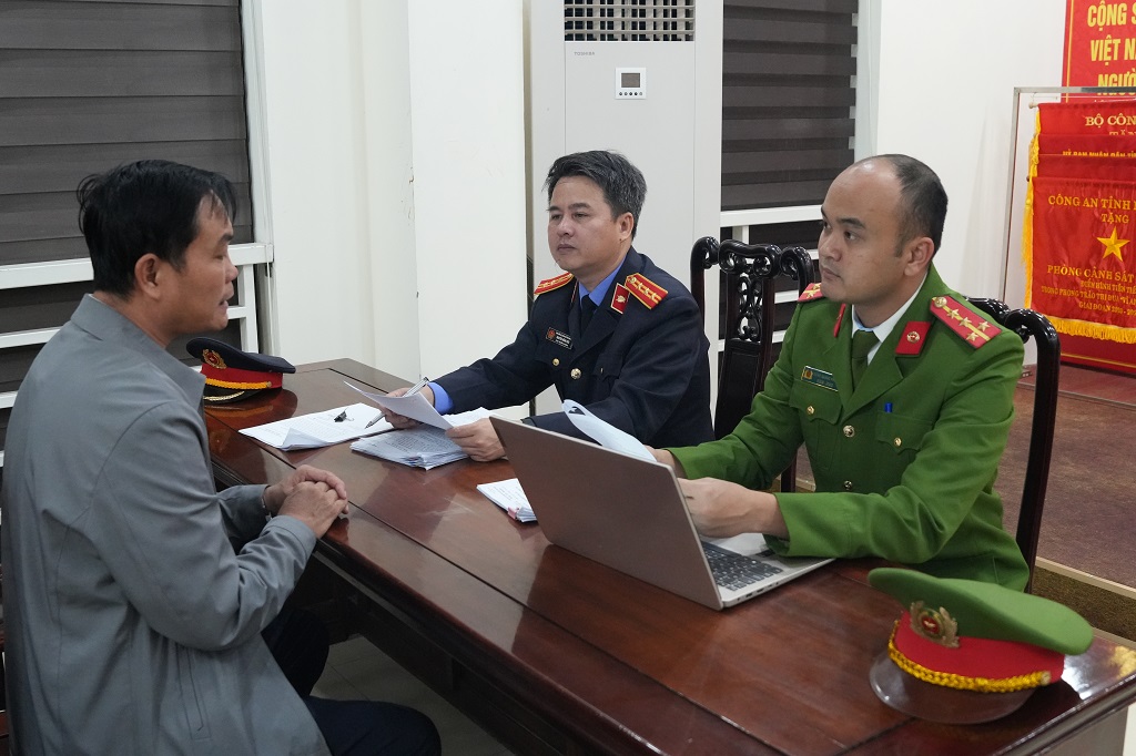 Đồng loạt khám xét 9 địa điểm, bắt giám đốc Vũ Sơn và kế toán Vũ Thị Khánh Huyền- Ảnh 3.