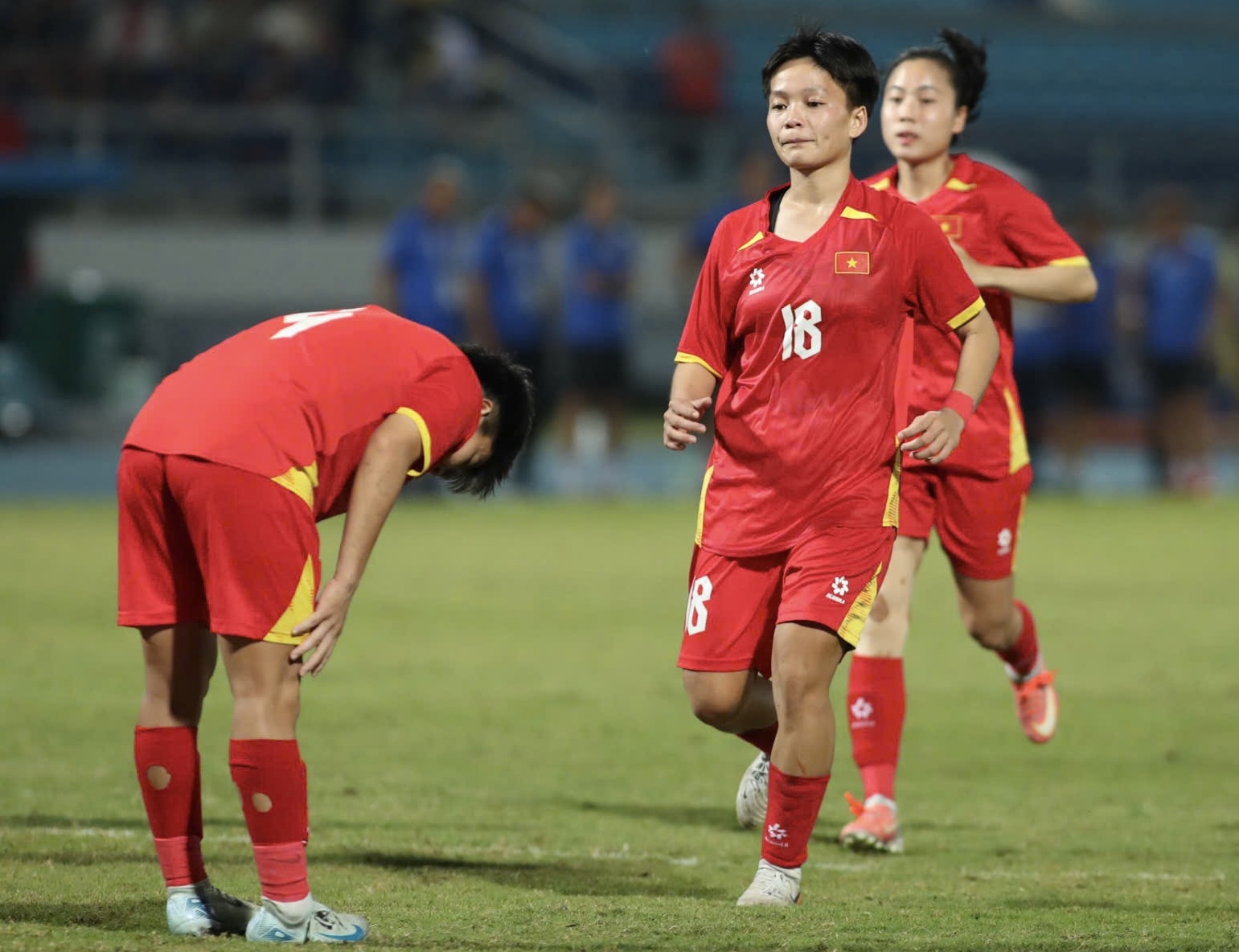 Đội tuyển nữ Việt Nam đã khóc rồi!- Ảnh 5. Đội tuyển nữ Việt Nam đã khóc rồi!- Ảnh 5.