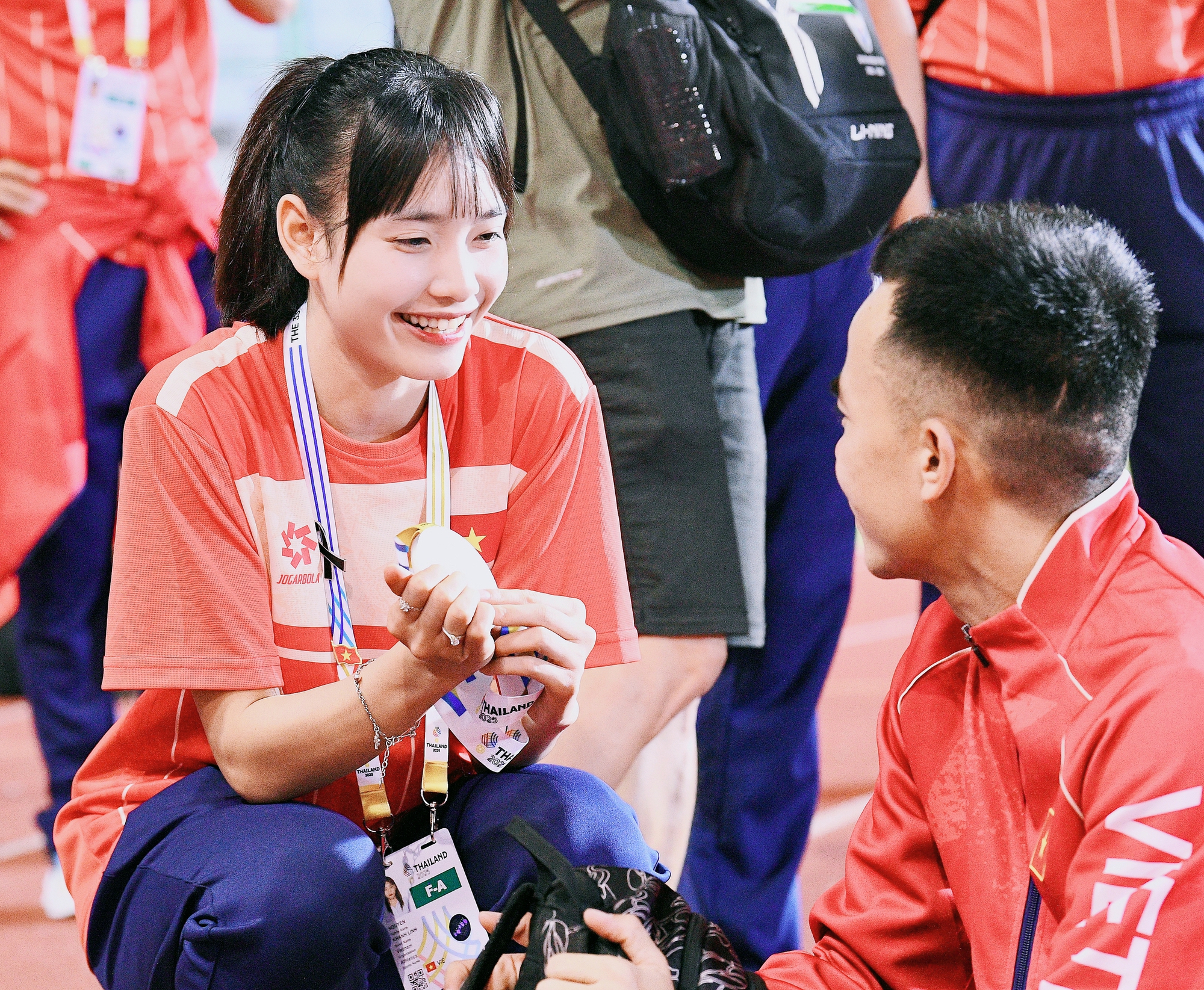 Gặp hotgirl Việt Nam 19 tuổi hot rần rần tr&ecirc;n b&aacute;o Th&aacute;i Lan, thẹn th&ugrave;ng khi được gọi l&agrave; 