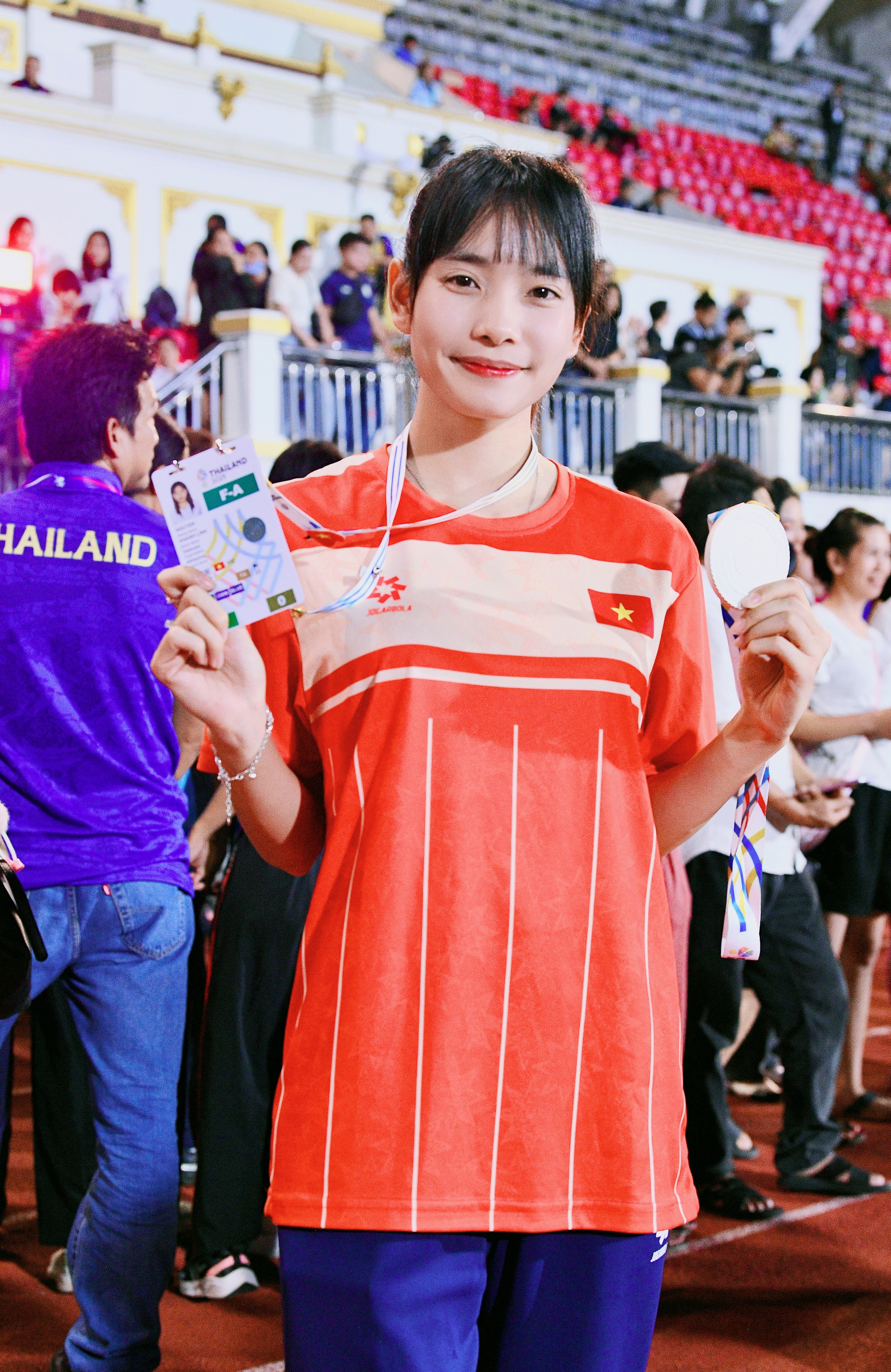 Gặp hotgirl Việt Nam 19 tuổi hot rần rần tr&ecirc;n b&aacute;o Th&aacute;i Lan, thẹn th&ugrave;ng khi được gọi l&agrave; 