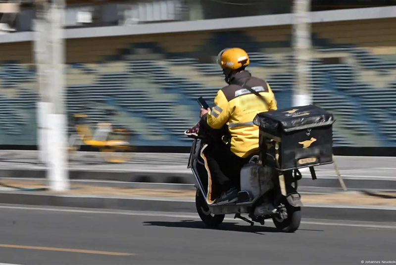 Nam shipper su&yacute;t chết v&igrave; suy thận: Tất cả chỉ v&igrave; uống nước m&agrave; kh&ocirc;ng d&ugrave;ng ống h&uacute;t!- Ảnh 1.