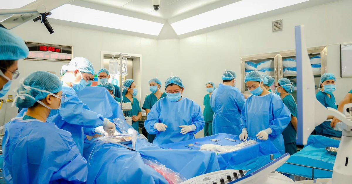 Từ can thiệp tim b&agrave;o thai đến điều trị ung thư kh&oacute;: Những ca bệnh nước ngo&agrave;i được cứu sống tại Việt Nam năm 2025- Ảnh 1.