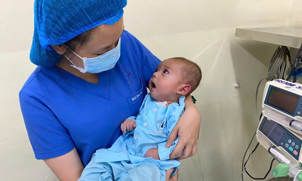 Từ can thiệp tim b&agrave;o thai đến điều trị ung thư kh&oacute;: Những ca bệnh nước ngo&agrave;i được cứu sống tại Việt Nam năm 2025- Ảnh 3.