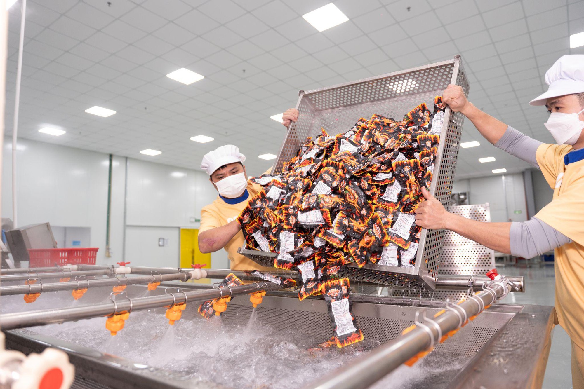 Kh&aacute;m ph&aacute; quy tr&igrave;nh sản xuất chất lượng của thương hiệu &ldquo;Ăn C&ugrave;ng B&agrave; Tuyết&rdquo;- Ảnh 5.