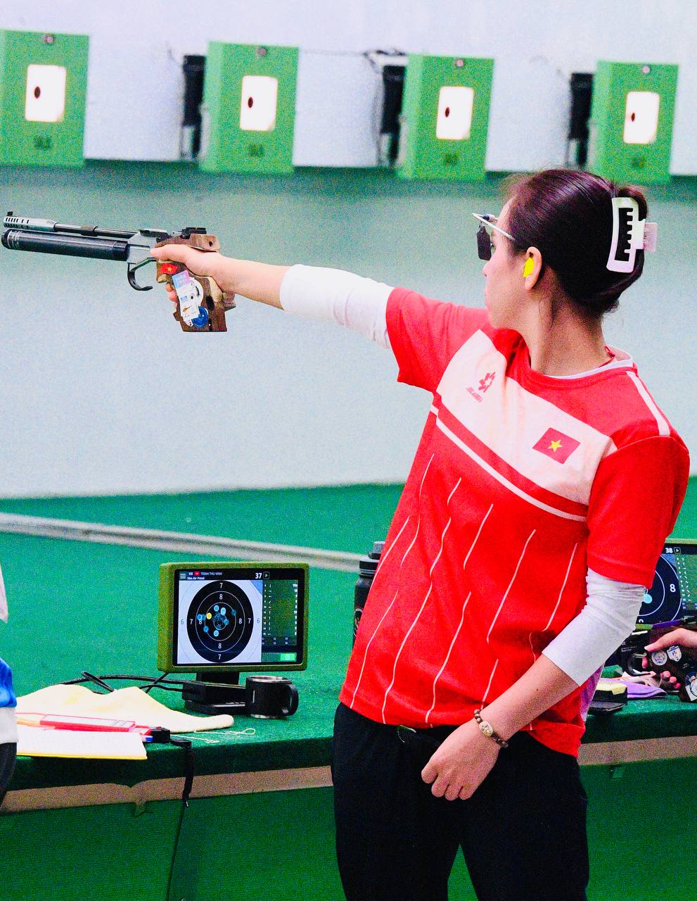 Xạ thủ ngầu nhất SEA Games Trịnh Thu Vinh xuất sắc gi&agrave;nh 4 HCV, ph&aacute; 3 kỷ lục: Đỉnh cao l&agrave; đ&acirc;y!- Ảnh 2.