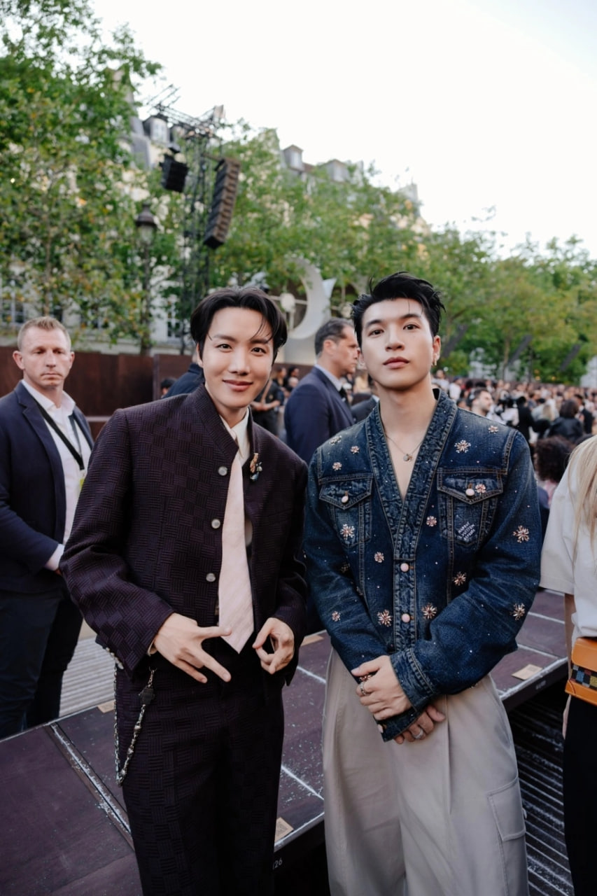 HIEUTHUHAI và Calvin Klein: Khi tranh cãi và ganh ghét tạo nên biểu mẫu của sự thành công- Ảnh 4. HIEUTHUHAI và Calvin Klein: Khi tranh cãi và ganh ghét tạo nên biểu mẫu của sự thành công- Ảnh 4.