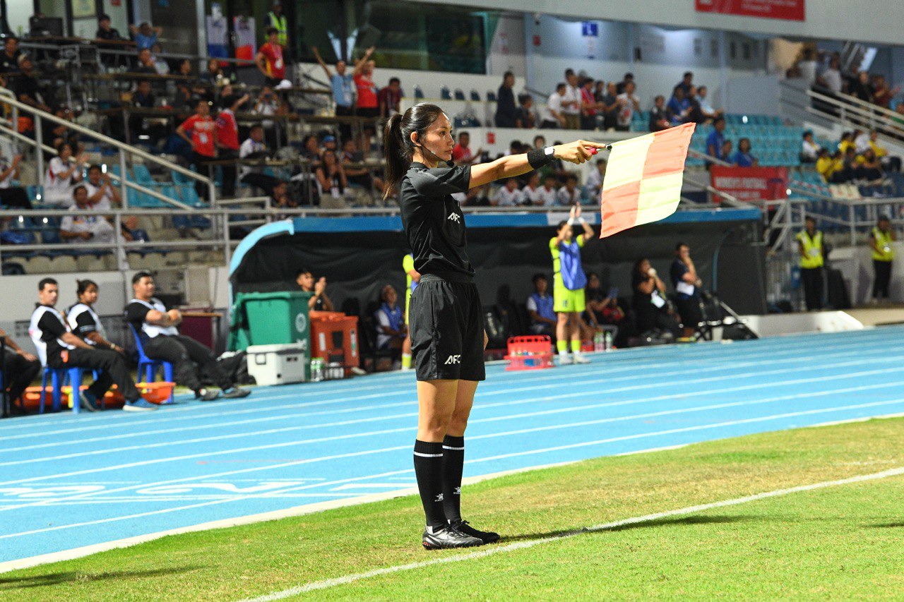 HLV Mai Đức Chung: "Việt Nam thua trên thế ngẩng cao đầu ở SEA Games"- Ảnh 1. HLV Mai Đức Chung: "Việt Nam thua trên thế ngẩng cao đầu ở SEA Games"- Ảnh 1.