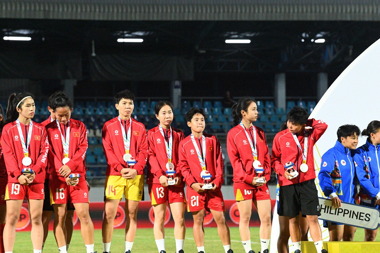 Đội tuyển nữ Việt Nam đã khóc rồi!- Ảnh 11. Đội tuyển nữ Việt Nam đã khóc rồi!- Ảnh 11.