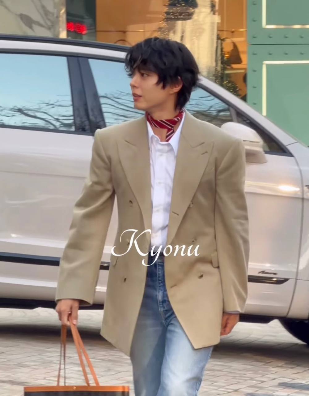 Bộ 3 đỉnh lưu nhan sắc V - Suzy - Park Bo Gum lại ph&aacute; đảo event Celine!- Ảnh 5.