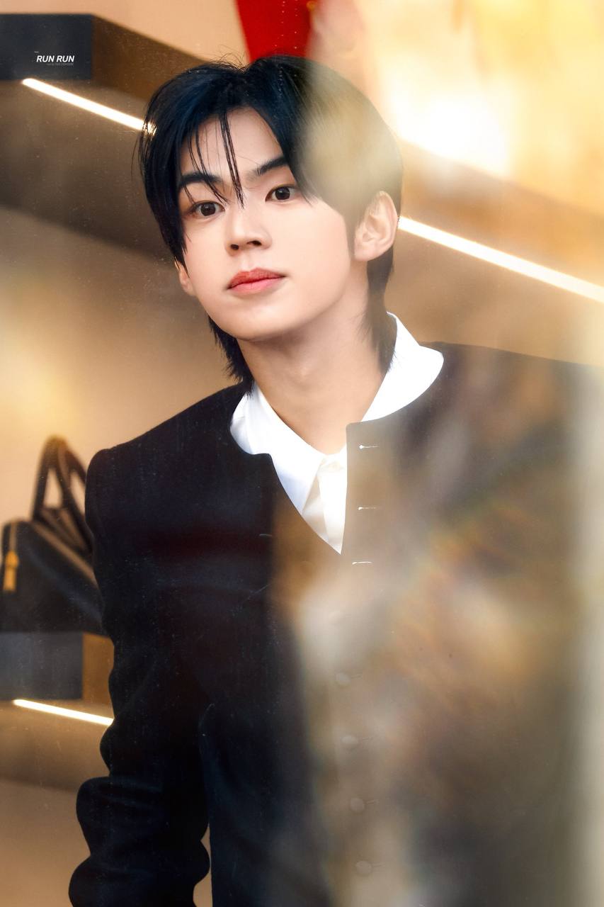 Bộ 3 đỉnh lưu nhan sắc V - Suzy - Park Bo Gum lại ph&aacute; đảo event Celine!- Ảnh 10.