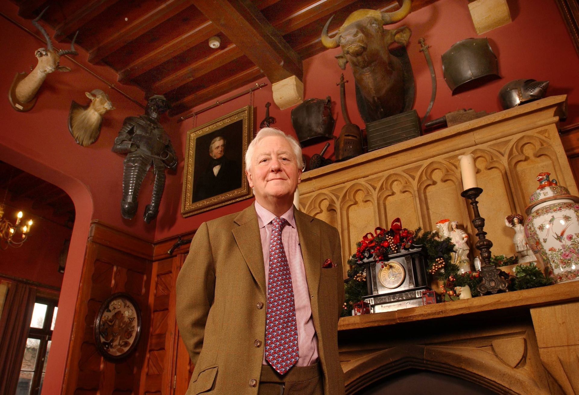 Y&ecirc;u cầu tuyển vợ của qu&yacute; tộc 79 tuổi: Trẻ hơn 30 tuổi, phải sinh 2 con trai, kh&ocirc;ng đến từ quốc gia t&ecirc;n bắt đầu bằng chữ "I"- Ảnh 1.