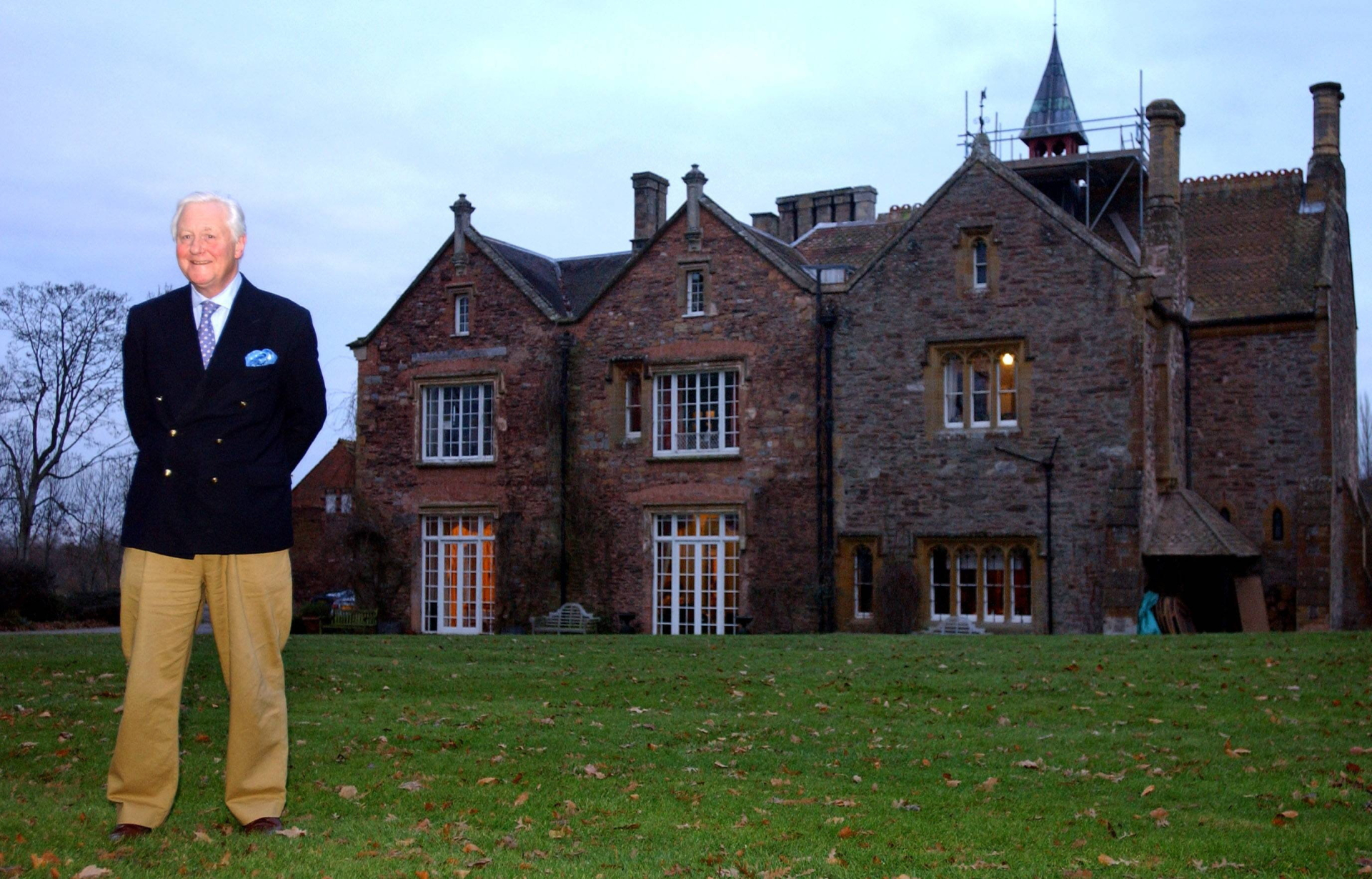 Y&ecirc;u cầu tuyển vợ của qu&yacute; tộc 79 tuổi: Trẻ hơn 30 tuổi, phải sinh 2 con trai, kh&ocirc;ng đến từ quốc gia t&ecirc;n bắt đầu bằng chữ "I"- Ảnh 2.