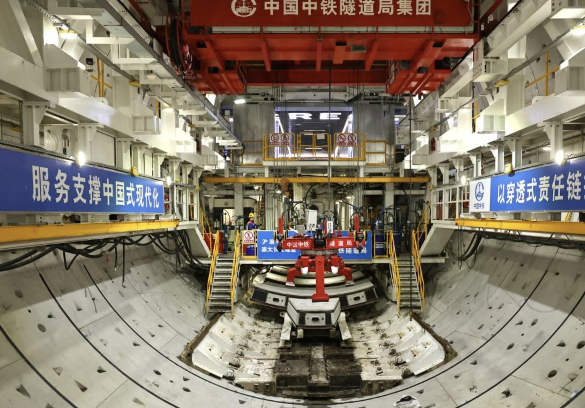 Chưa từng c&oacute;: &lsquo;Qu&aacute;i vật&rsquo; đ&agrave;o hầm nặng 4.000 tấn xuất hiện, khoan li&ecirc;n tục 10 km ở 89 m&eacute;t dưới l&ograve;ng s&ocirc;ng, c&oacute; thể khiến ng&agrave;nh x&acirc;y dựng đường hầm cao tốc thay đổi m&atilde;i m&atilde;i- Ảnh 1.