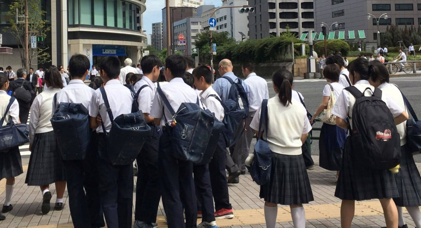 Tr&igrave;nh độ tiếng Anh của nền kinh tế thứ 4 thế giới đang thấp kỷ lục, học 10 năm kh&ocirc;ng thể giao tiếp- Ảnh 1.