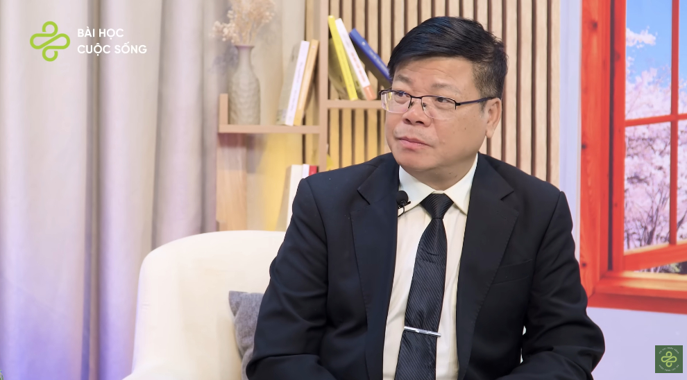 C&ocirc; g&aacute;i 28 tuổi y&ecirc;u lu&ocirc;n bố của bạn trai cũ, "từ sốc kh&ocirc;ng diễn tả hết"- Ảnh 2.