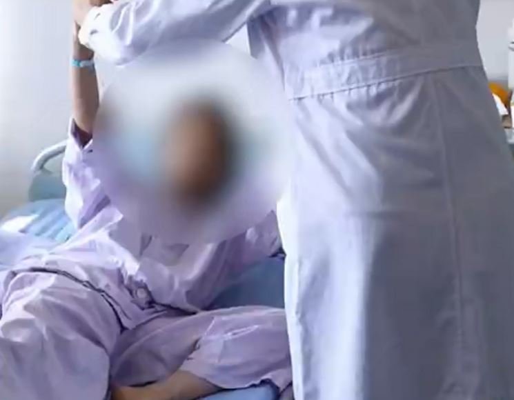 Uống 3 cốc tr&agrave; sữa một tuần, c&ocirc; g&aacute;i xuất hiện triệu chứng "kỳ lạ"- Ảnh 1.