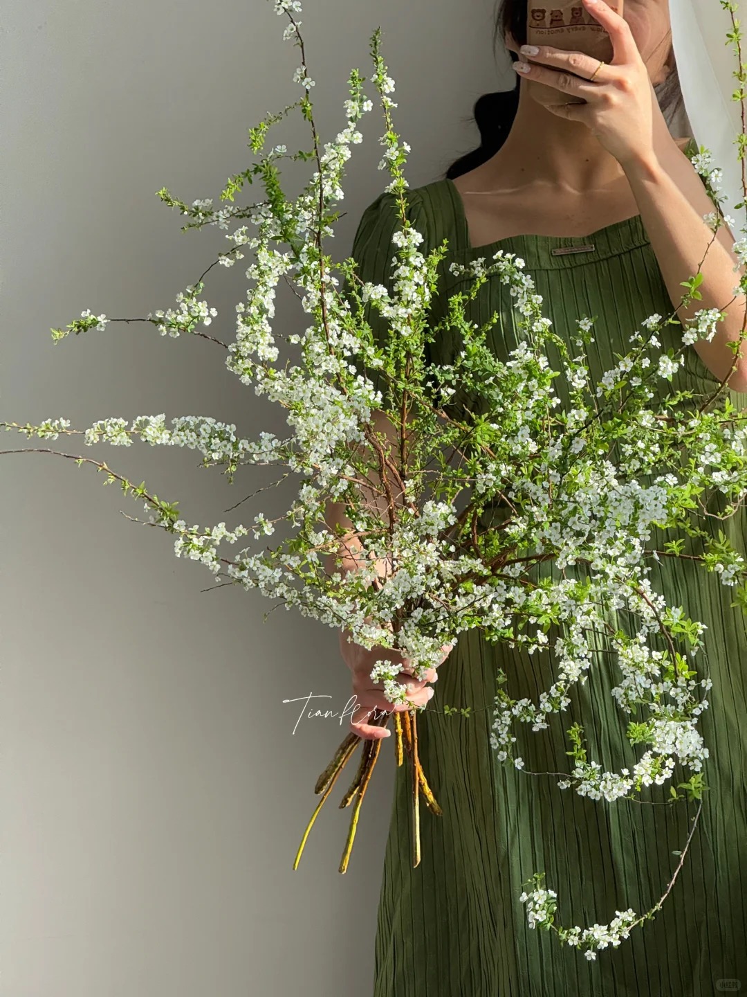 Th&uacute; chơi hoa 