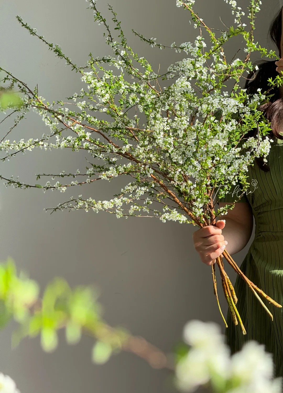 Th&uacute; chơi hoa 