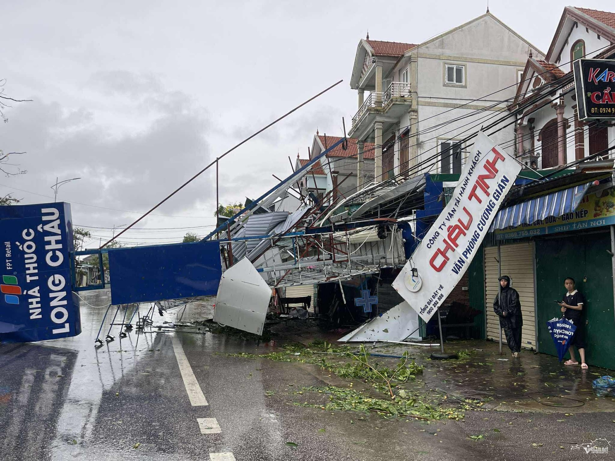 Bức tranh thi&ecirc;n tai khốc liệt năm 2025 qua những con số kỷ lục chưa từng ghi nhận: 419 người chết, cuốn tr&ocirc;i hơn 97.000 tỷ đồng- Ảnh 8.