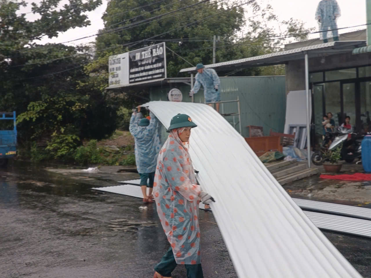 Thi&ecirc;n tai ập tới ng&agrave;y cận kề cuối năm với 4 hộ d&acirc;n ở Đ&agrave; Nẵng- Ảnh 3.