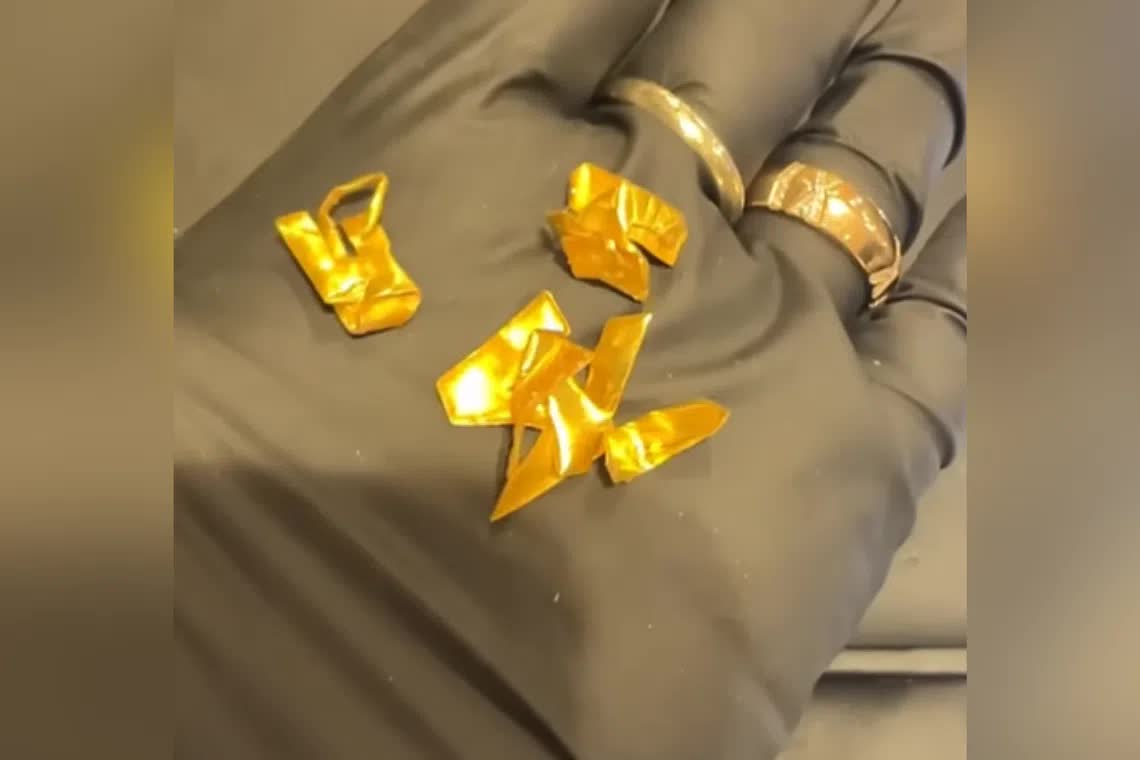 Ai sử dụng điều hòa LG đời này kiểm tra ngay: Một chi tiết được làm bằng vàng nguyên chất khiến nhiều người lùng tìm- Ảnh 1. Ai sử dụng điều hòa LG đời này kiểm tra ngay: Một chi tiết được làm bằng vàng nguyên chất khiến nhiều người lùng tìm- Ảnh 1.