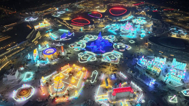 Choáng ngợp trước công viên băng tuyết lớn nhất hành tinh- Ảnh 2. Choáng ngợp trước công viên băng tuyết lớn nhất hành tinh- Ảnh 2.