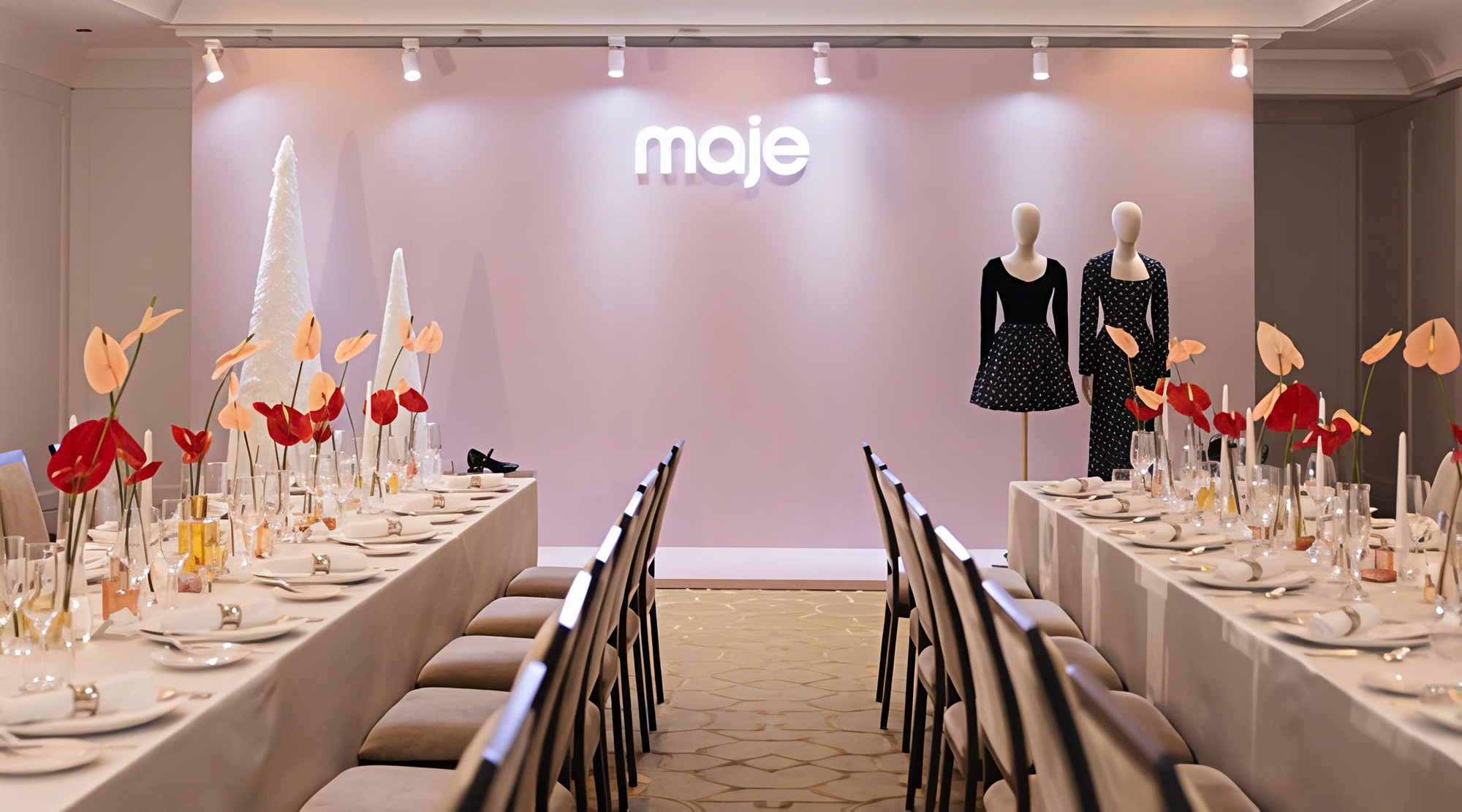 Maje cùng dàn tín đồ thời trang đón BST mùa lễ hội 2025- Ảnh 1. Maje cùng dàn tín đồ thời trang đón BST mùa lễ hội 2025- Ảnh 1.