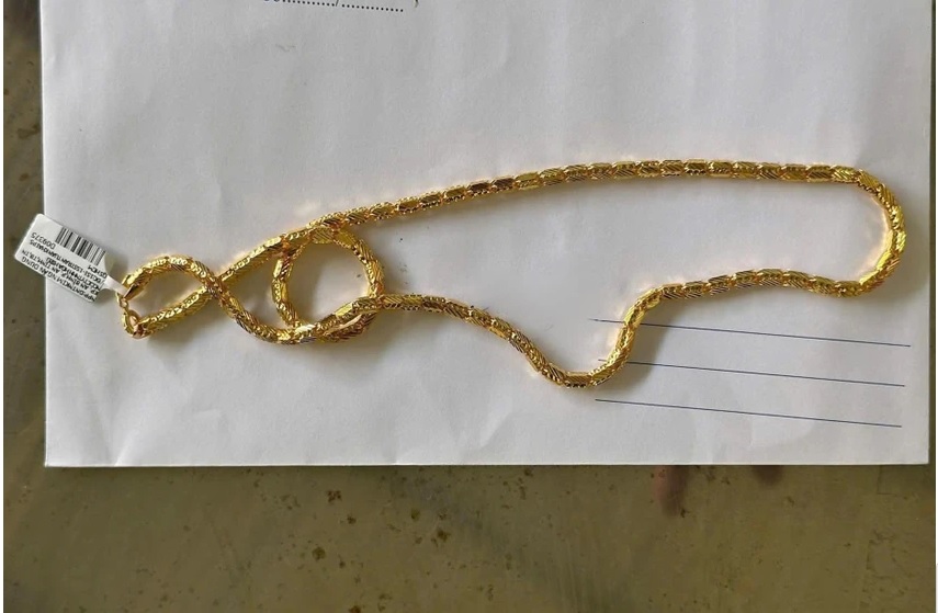 Đang uống cafe th&igrave; nghe tiếng h&ocirc;, gần chục người đ&agrave;n &ocirc;ng bật dạy lao ra đường: Kết quả sau đ&oacute;- Ảnh 2.