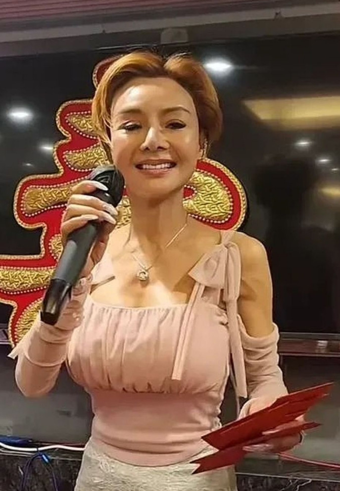 Nhan sắc gây sốc của mỹ nhân 18+ được trả 24 tỷ đồng để đóng cảnh nóng- Ảnh 4. Nhan sắc gây sốc của mỹ nhân 18+ được trả 24 tỷ đồng để đóng cảnh nóng- Ảnh 4.