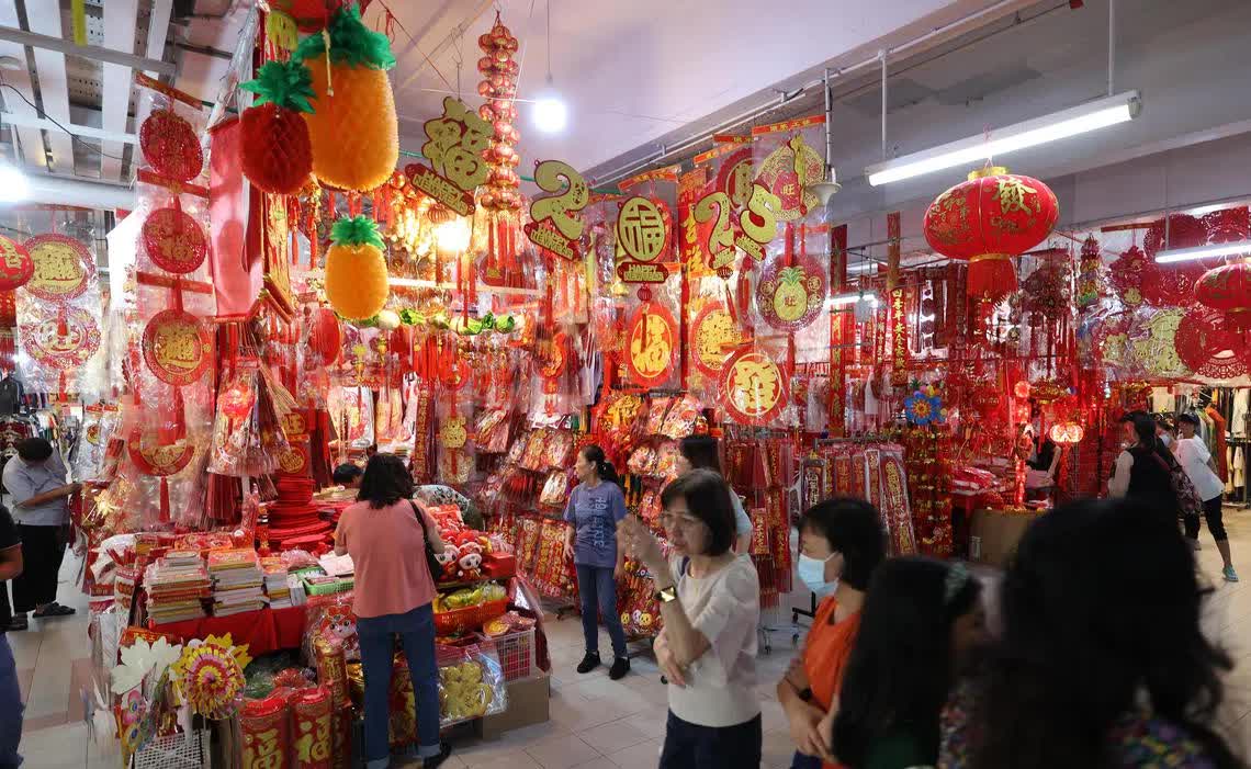 Tết 2026 khác hẳn 2025: Người Việt bỏ mua thừa, chuyển sang chi tiêu tỉnh táo và có chiến lược- Ảnh 1. Tết 2026 khác hẳn 2025: Người Việt bỏ mua thừa, chuyển sang chi tiêu tỉnh táo và có chiến lược- Ảnh 1.