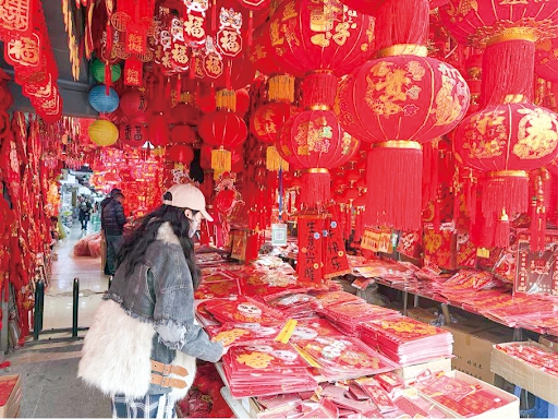 Tết 2026 khác hẳn 2025: Người Việt bỏ mua thừa, chuyển sang chi tiêu tỉnh táo và có chiến lược- Ảnh 2. Tết 2026 khác hẳn 2025: Người Việt bỏ mua thừa, chuyển sang chi tiêu tỉnh táo và có chiến lược- Ảnh 2.