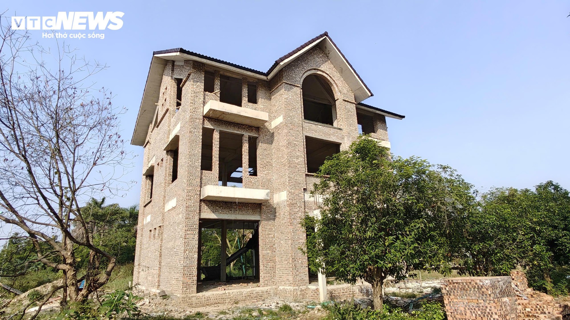 Loạt biệt thự chục tỷ 'đắp chiếu' giữa khu đ&ocirc; thị hoang vắng ở Bắc Ninh- Ảnh 10.