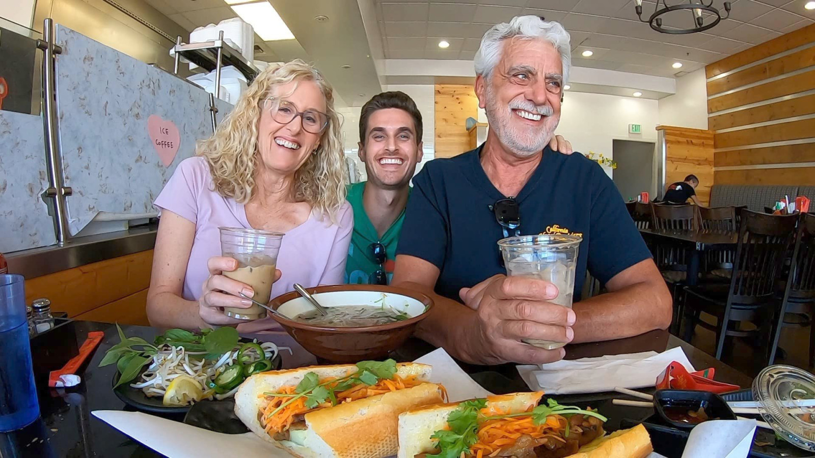 Xuất hiện nh&oacute;m Facebook gần 200.000 th&agrave;nh vi&ecirc;n chỉ b&agrave;n về một m&oacute;n Việt Nam: Kh&ocirc;ng phải phở!- Ảnh 7.