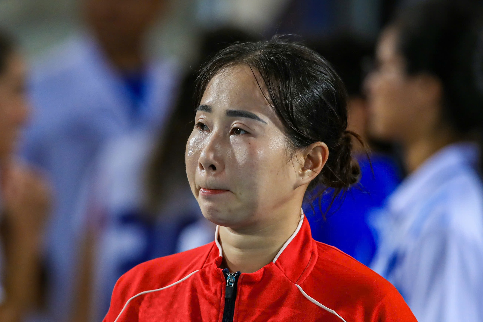 Thương lắm những đôi mắt đượm buồn của đội tuyển nữ Việt Nam!- Ảnh 5. Thương lắm những đôi mắt đượm buồn của đội tuyển nữ Việt Nam!- Ảnh 5.