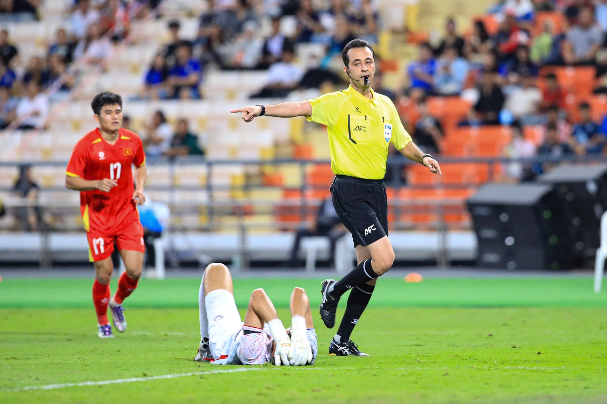 B&ugrave;ng nổ cảm x&uacute;c SEA Games, ngắm trọn khoảnh khắc U22 Việt Nam thi đấu cực ki&ecirc;n cường trước Th&aacute;i Lan- Ảnh 4.