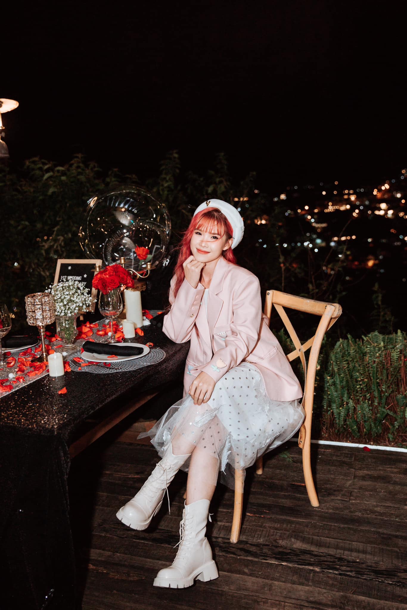 Nữ ca sĩ cưới chồng kém 4 tuổi, 8 năm không con cái vẫn hạnh phúc, U40 trẻ đẹp như 20- Ảnh 2. Nữ ca sĩ cưới chồng kém 4 tuổi, 8 năm không con cái vẫn hạnh phúc, U40 trẻ đẹp như 20- Ảnh 2.