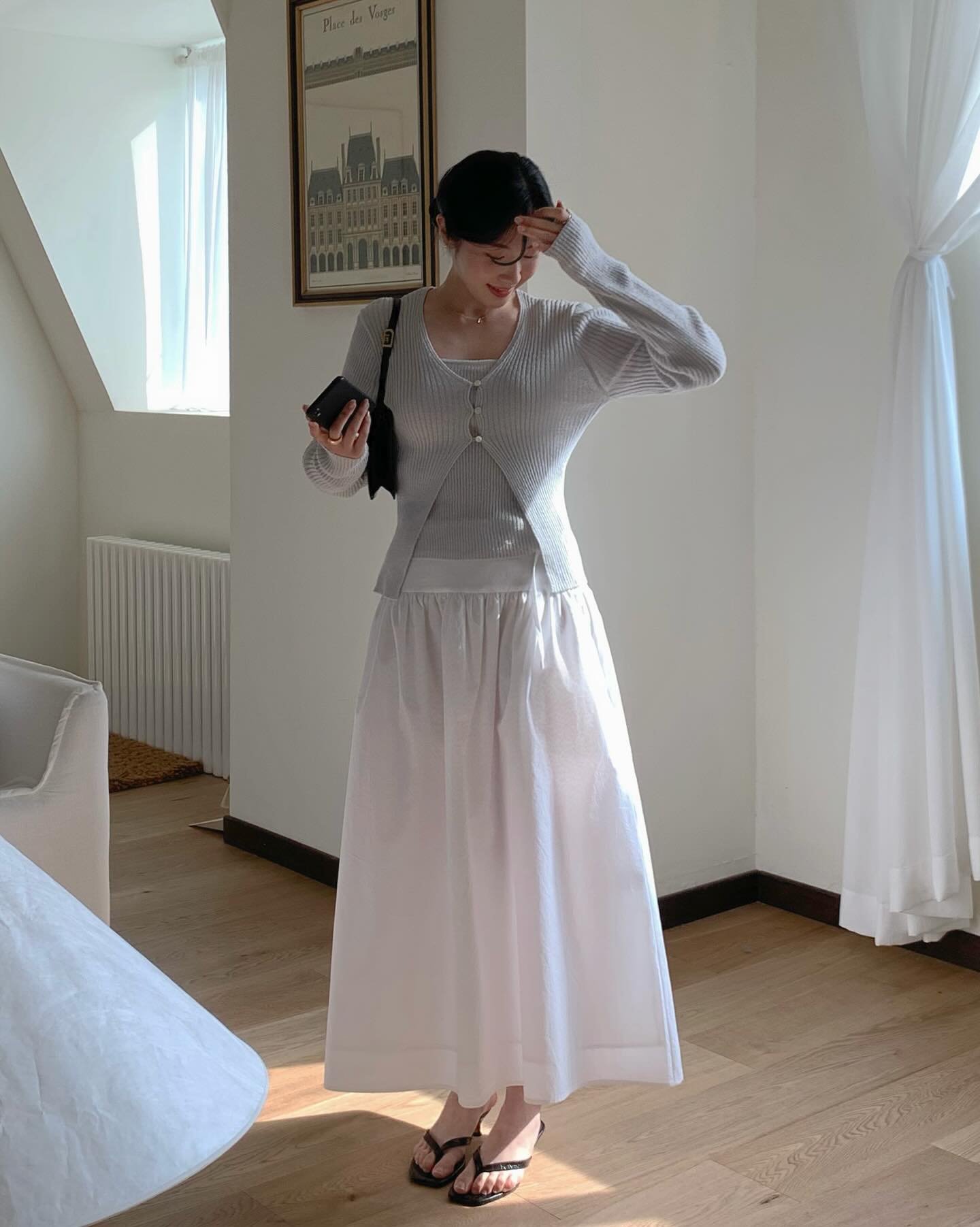 Chân váy sáng màu mix cùng với 5 mẫu áo này thì không thể xuất sắc hơn- Ảnh 9. Chân váy sáng màu mix cùng với 5 mẫu áo này thì không thể xuất sắc hơn- Ảnh 9.