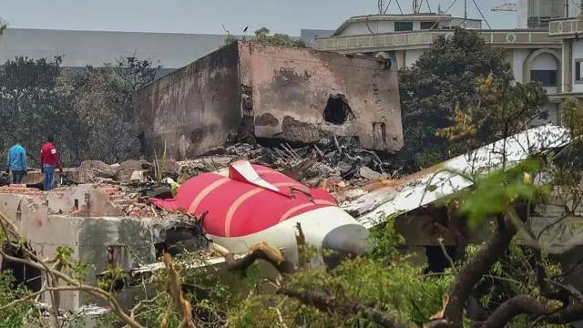 Vừa tìm thấy chiếc máy bay mất tích 13 năm- Ảnh 2. Vừa tìm thấy chiếc máy bay mất tích 13 năm- Ảnh 2.