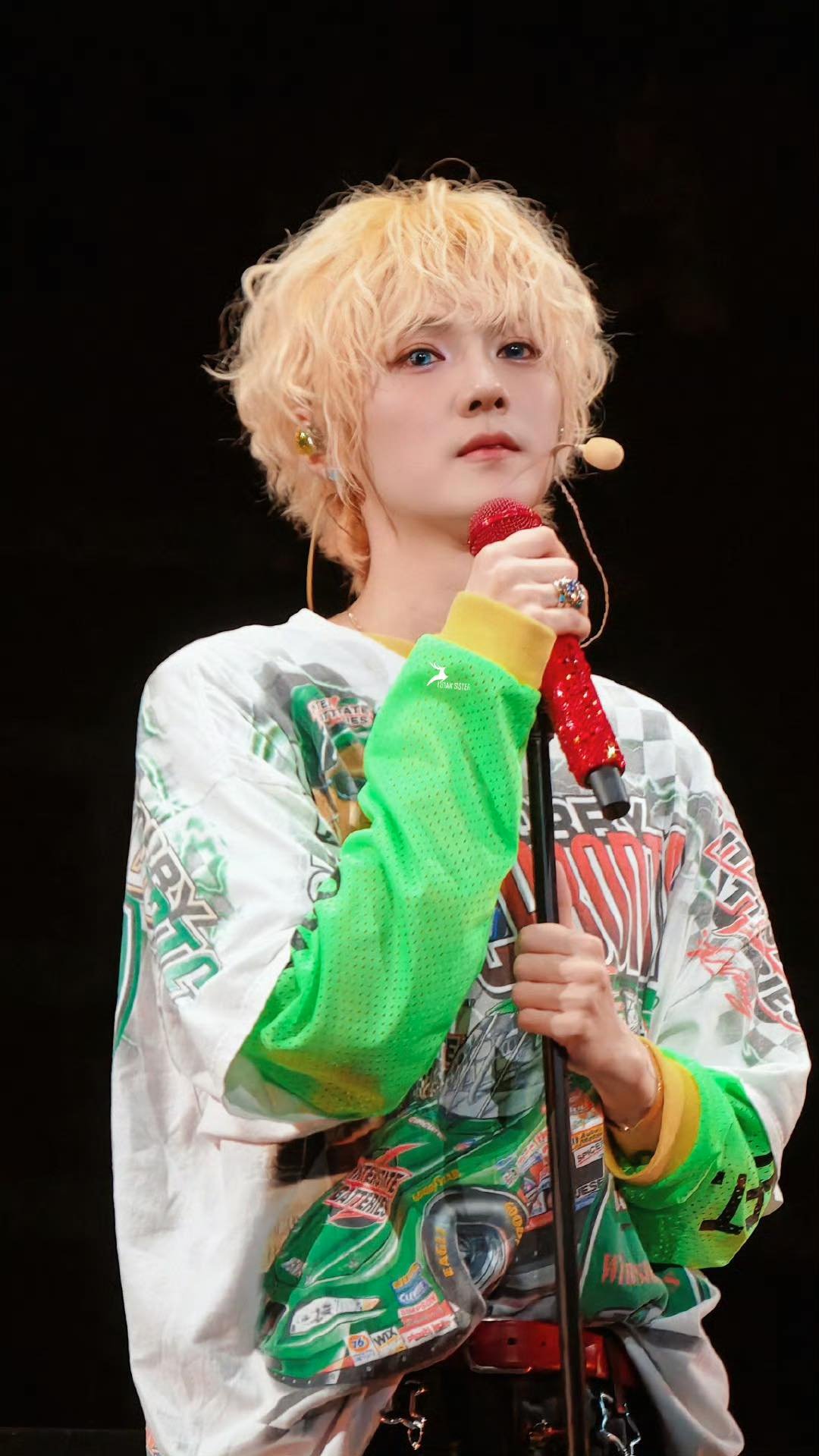 Đẳng cấp "đỉnh lưu": Sao hạng A hết thời vẫn đủ sức tẩu t&aacute;n cả triệu album, 90 ph&uacute;t bỏ t&uacute;i 112 tỷ đồng- Ảnh 8.