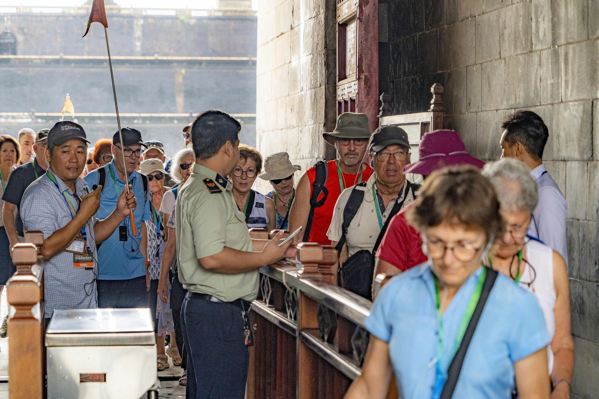 Huế nhanh chóng phục hồi đón khách sau mưa lũ, du lịch giữ vững đà tăng trưởng- Ảnh 5. Huế nhanh chóng phục hồi đón khách sau mưa lũ, du lịch giữ vững đà tăng trưởng- Ảnh 5.